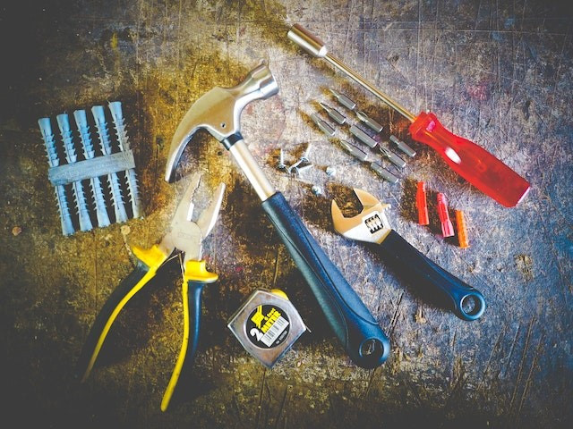 Small handyman jobs